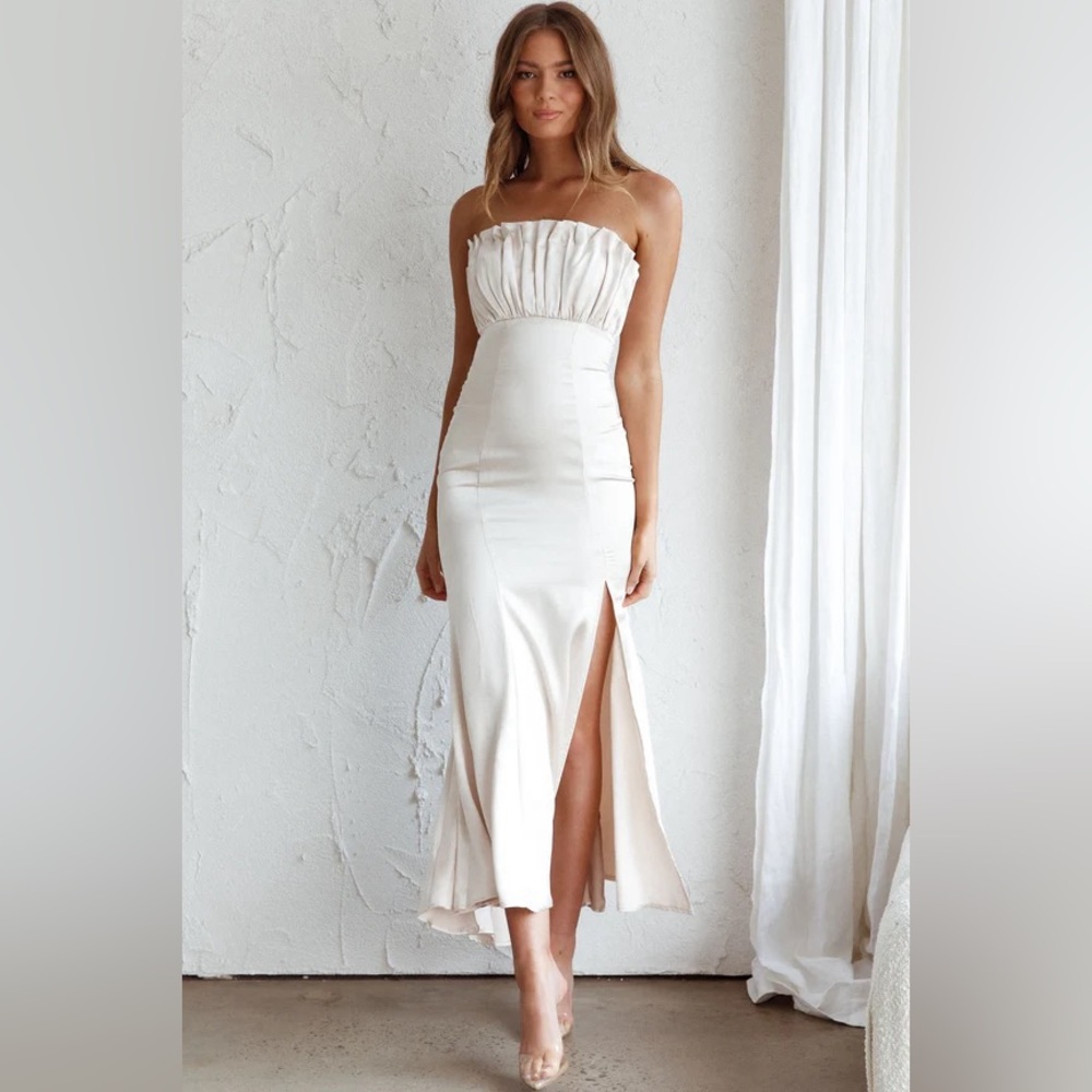 Selfie Leslie Cream Midi Dress